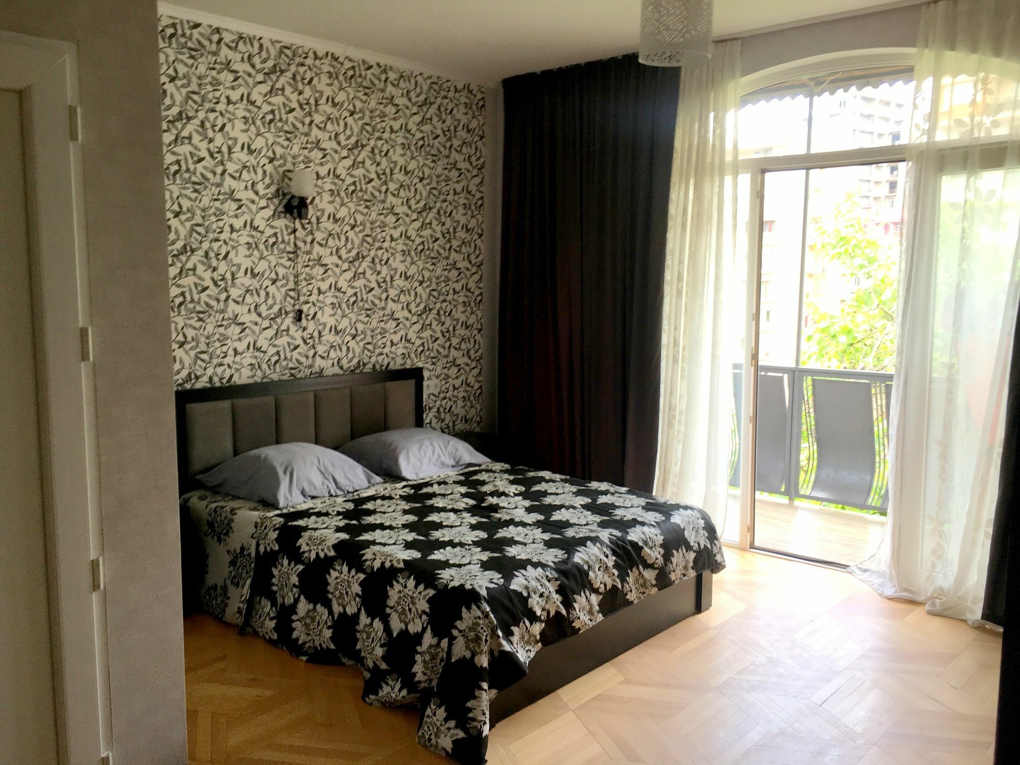 Gnt+ Hotel Tbilisi Eksteriør billede